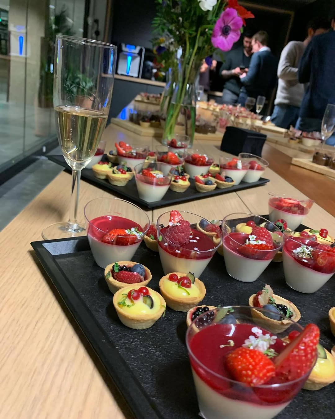 Verrines et tartelettes aux fruits rouges
